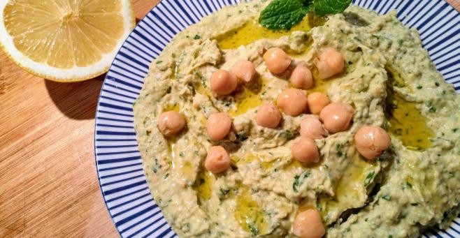 Hummus met verse kruiden