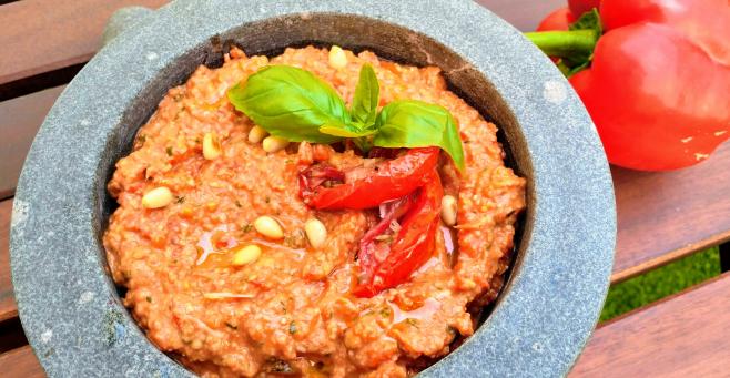 Rode pesto met gegrilde paprika